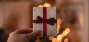 6 ways retailers can win the holidays